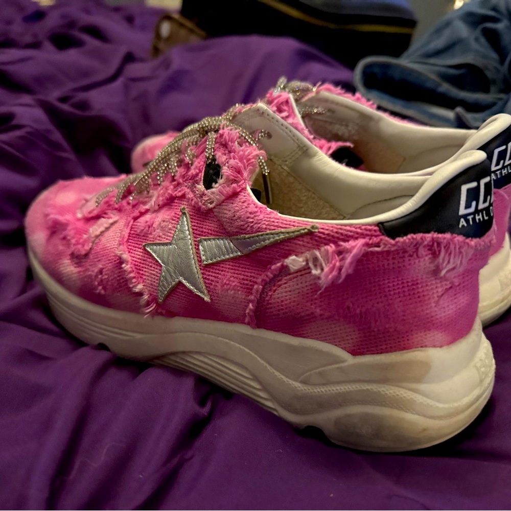 Super cute Golden Goose running shoes. size 8 and in like new condition.